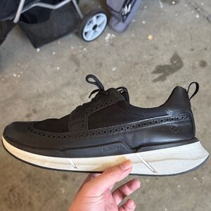 Men's Black Ecco Leather Casual Wingtip Sneaker